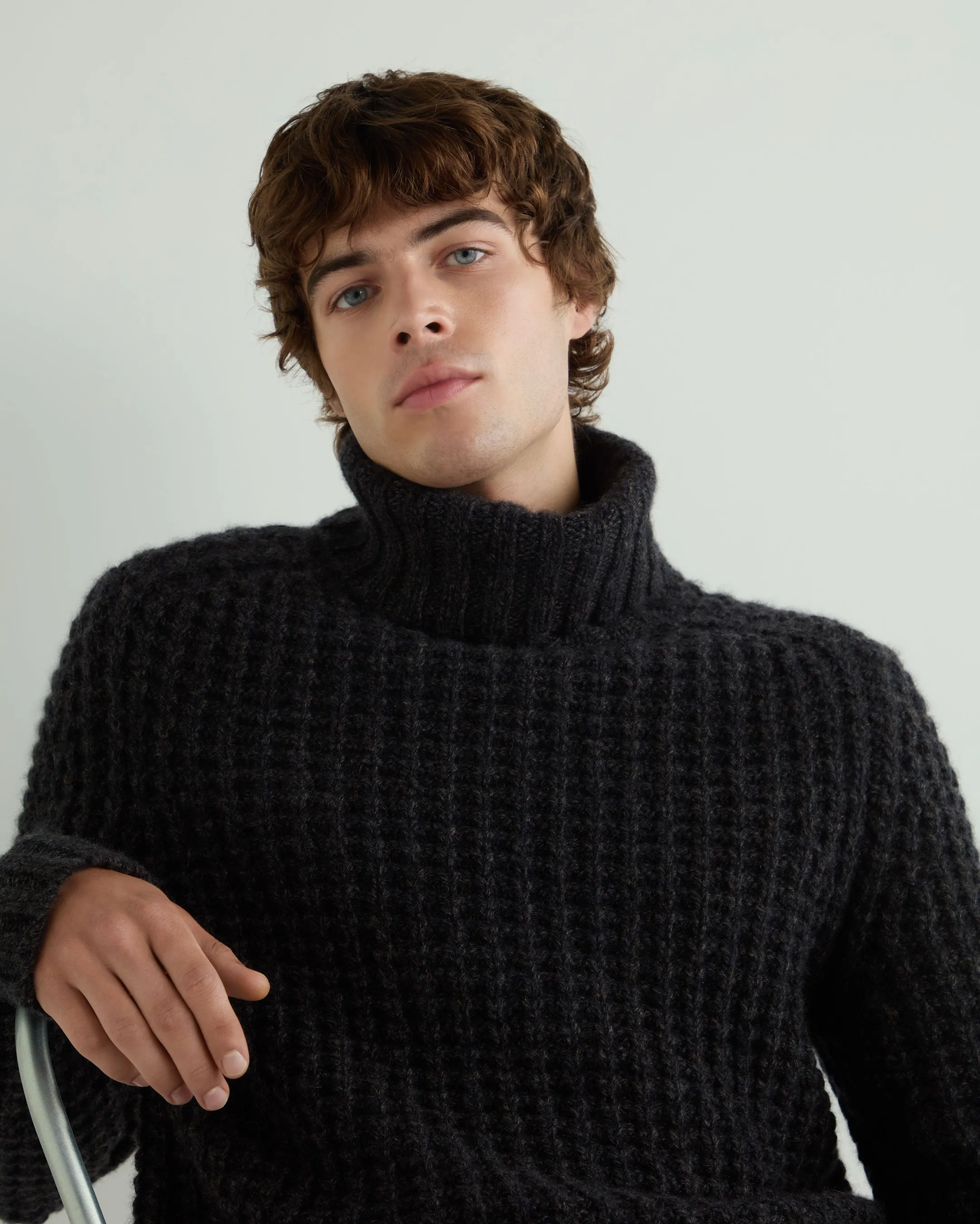 Men's Chunky Moss Stitch Turtle Neck Cashmere Sweater Granite Grey