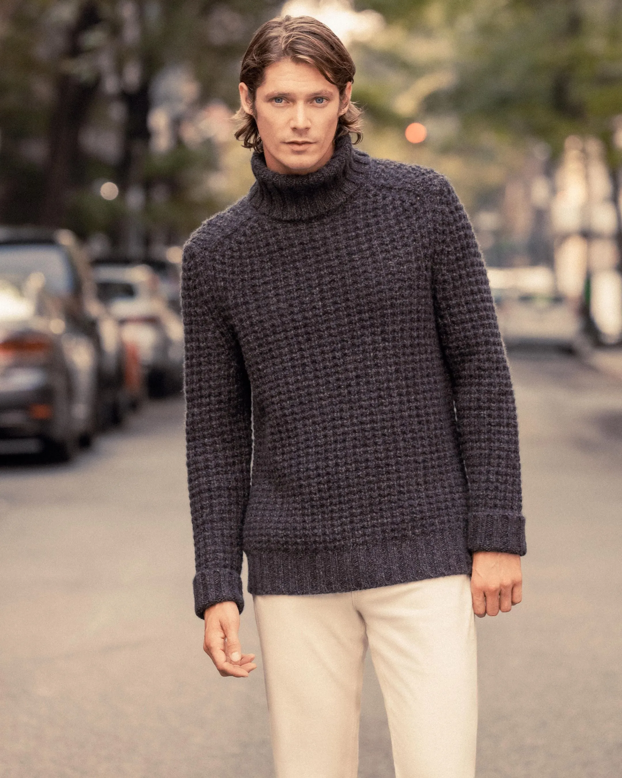 Men's Chunky Moss Stitch Turtle Neck Cashmere Sweater Granite Grey