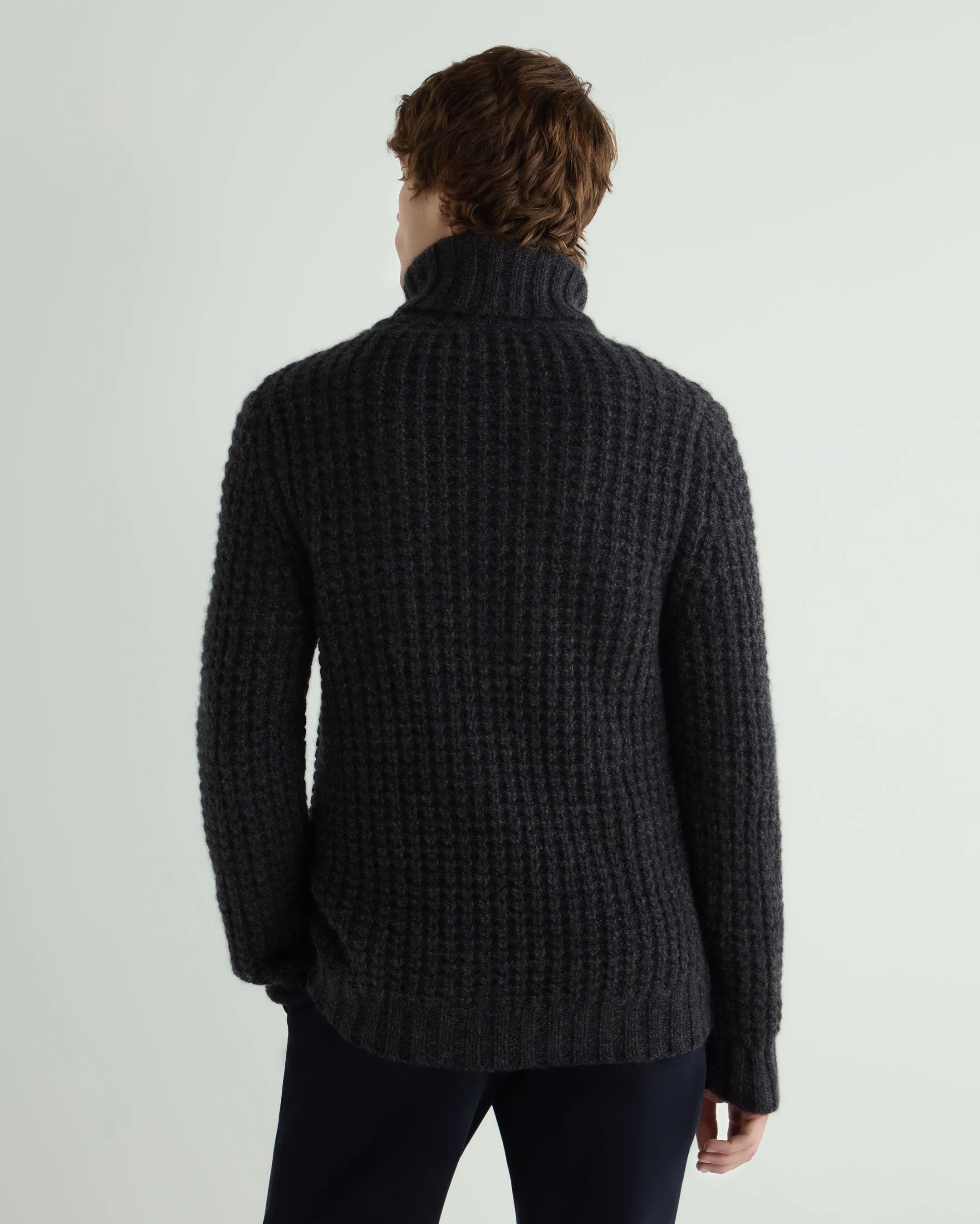 Men's Chunky Moss Stitch Turtle Neck Cashmere Sweater Granite Grey